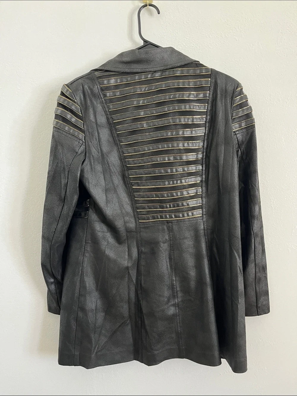 LG Lena Gabrielle Black Faux Leather Moto Coat with Gold-Tone Trim Size 10 - Picture 4 of 4